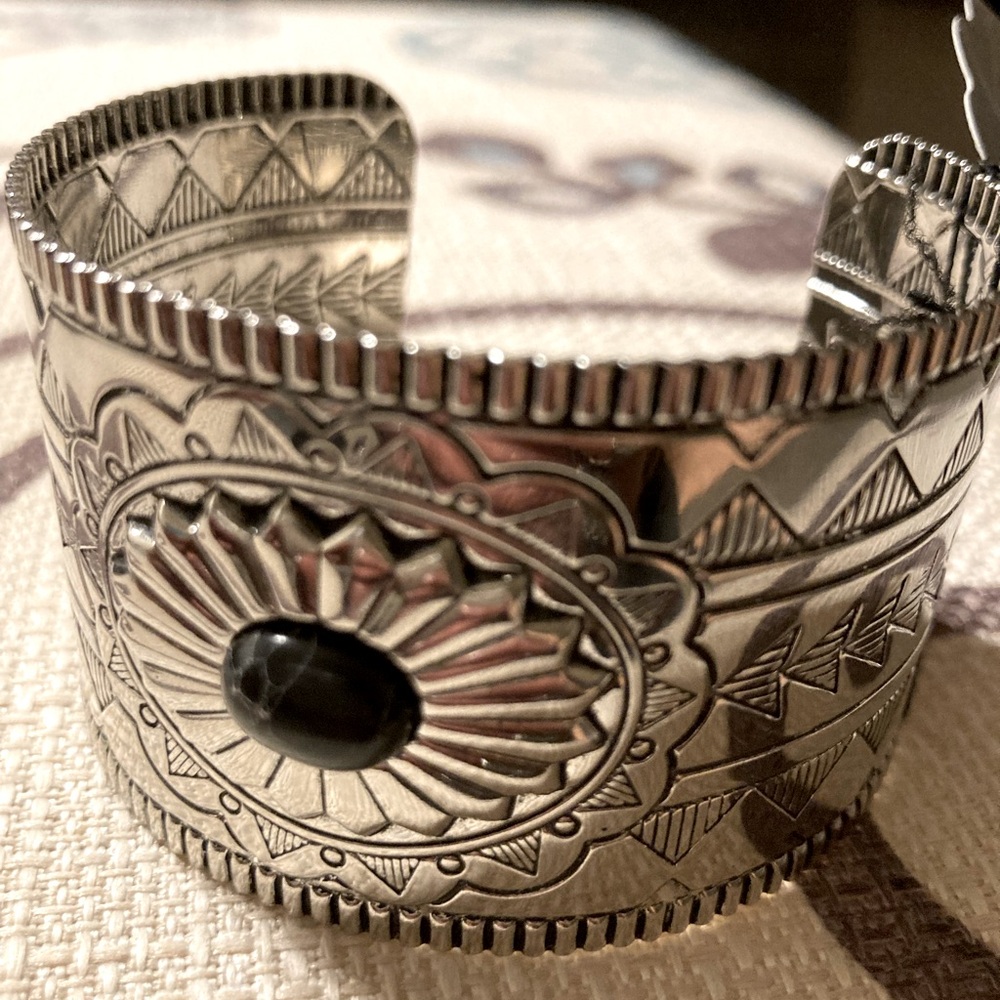 Bracelet (Cuff)